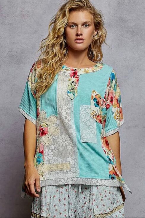 POL Tops - POL - Round Neck Short Sleeve Floral Knit Rib Top - Large
